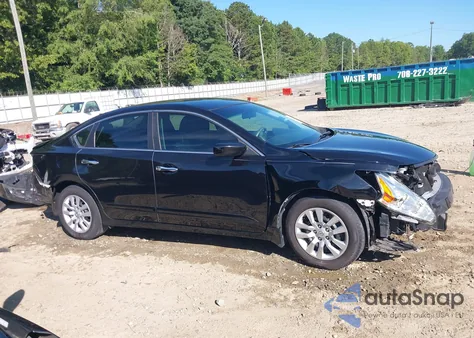 2015 Nissan Altima 2.5 S z USA, uszkodzony, nr VIN 1N4AL3AP5FN878372